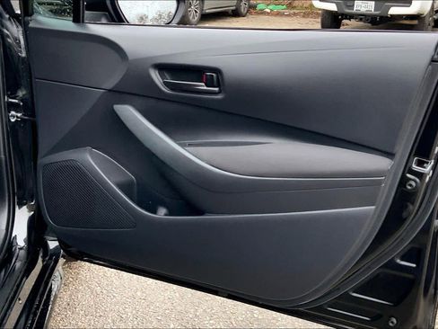 Used 2025 Toyota Corolla LE image 21