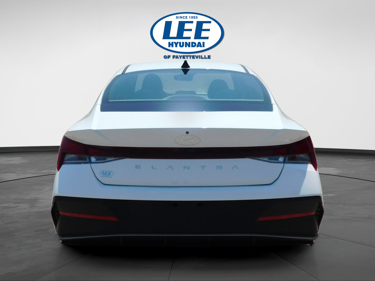 Used 2025 Hyundai Elantra SE FWD image 4