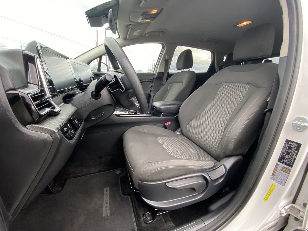Used 2023 Kia Sportage LX AWD/4WD image 11