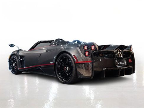 Used 2017 Pagani Huayra image 2