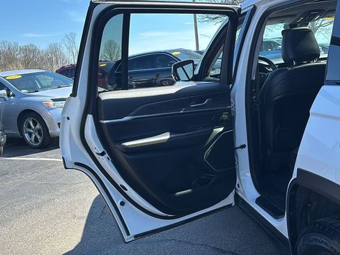 Used 2021 Jeep Grand Cherokee L Limited image 28