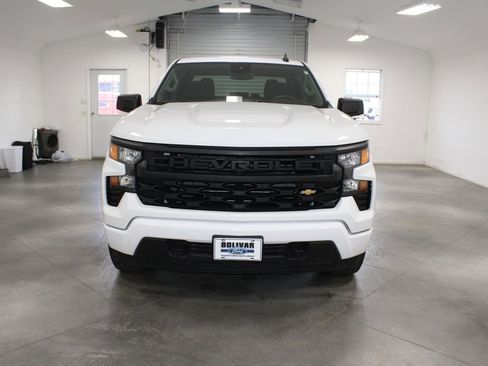 Used 2024 Chevrolet Silverado 1500 Custom image 3