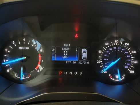 Used 2018 Ford Edge SE FWD image 23