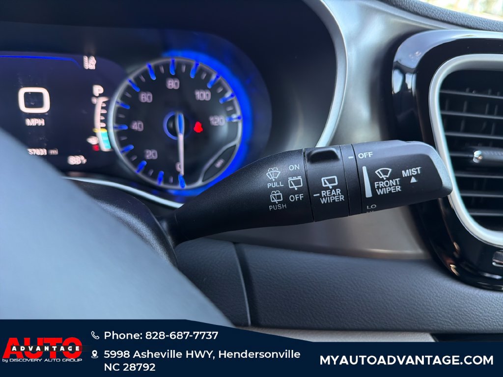 Used 2024 Chrysler Pacifica Touring-L FWD image 25