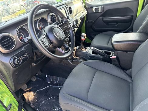 Used 2018 Jeep Wrangler Sport image 15