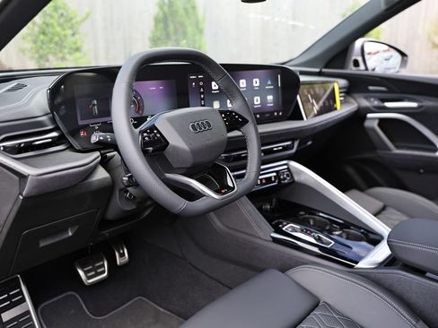 New 2026 Audi SQ5 Prestige AWD/4WD image 19