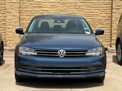 Used 2017 Volkswagen Jetta S image 2