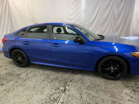 Used 2023 Honda Civic Sport image 4