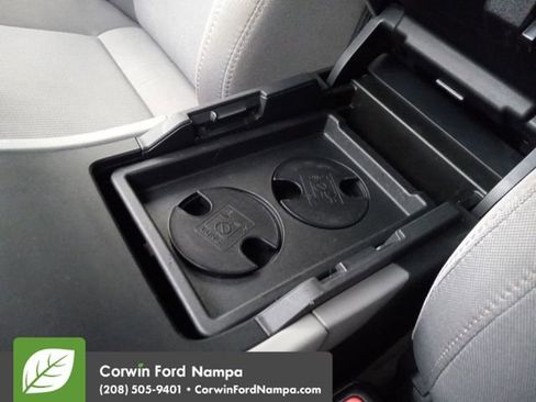 Used 2022 Toyota Venza LE image 20