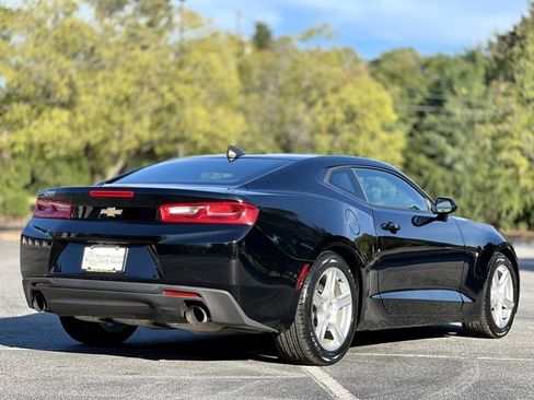 Used 2018 Chevrolet Camaro LT image 7