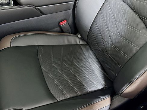 New 2025 Nissan Pathfinder Platinum w/ Cargo Package image 22