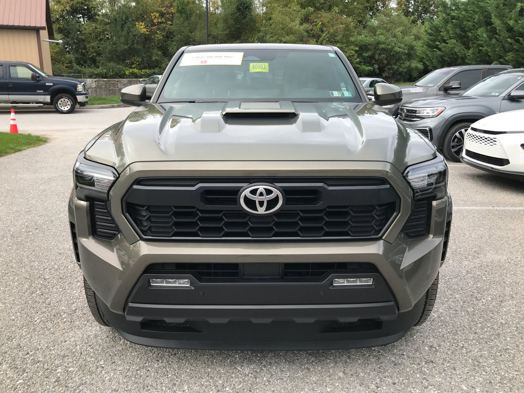 Certified 2024 Toyota Tacoma TRD Sport w/ TRD Sport Upgrade Package AWD/4WD image 3