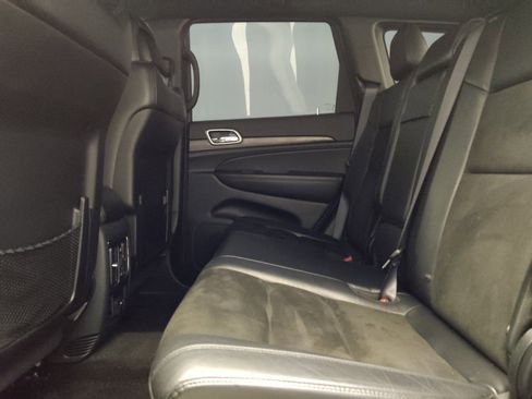 Used 2019 Jeep Grand Cherokee Altitude AWD/4WD image 18