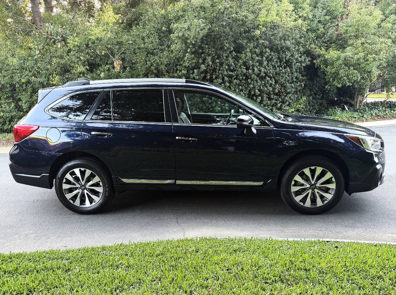 Used 2018 Subaru Outback 2.5i Touring AWD/4WD image 8