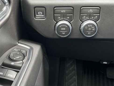 New 2026 GMC Sierra 1500 Elevation image 18