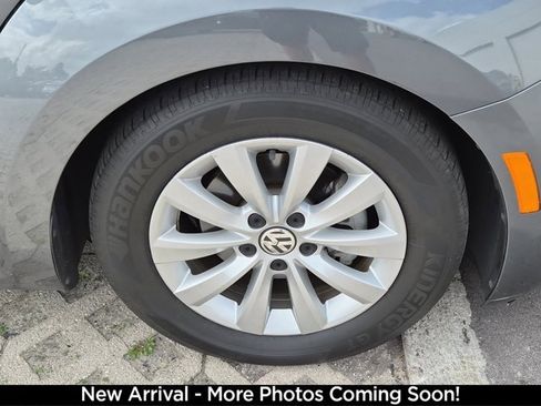 Used 2019 Volkswagen Beetle 2.0T S image 4