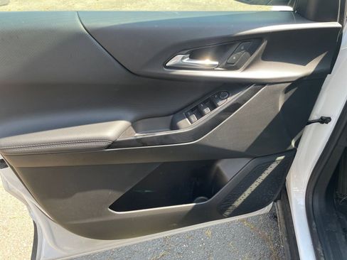 Used 2025 Chevrolet Equinox LT image 18