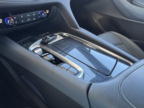 Used 2022 Buick Enclave Premium image 12