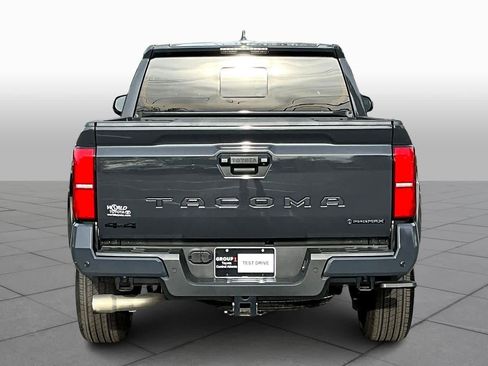 Used 2024 Toyota Tacoma TRD Sport w/ TRD Sport Upgrade Package image 5