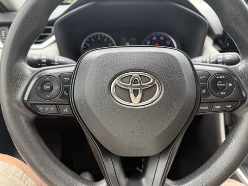 Used 2019 Toyota RAV4 XLE FWD image 15