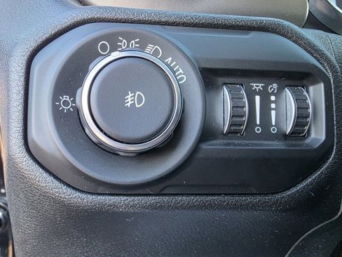 Certified 2019 Jeep Wrangler Unlimited Sport S image 9