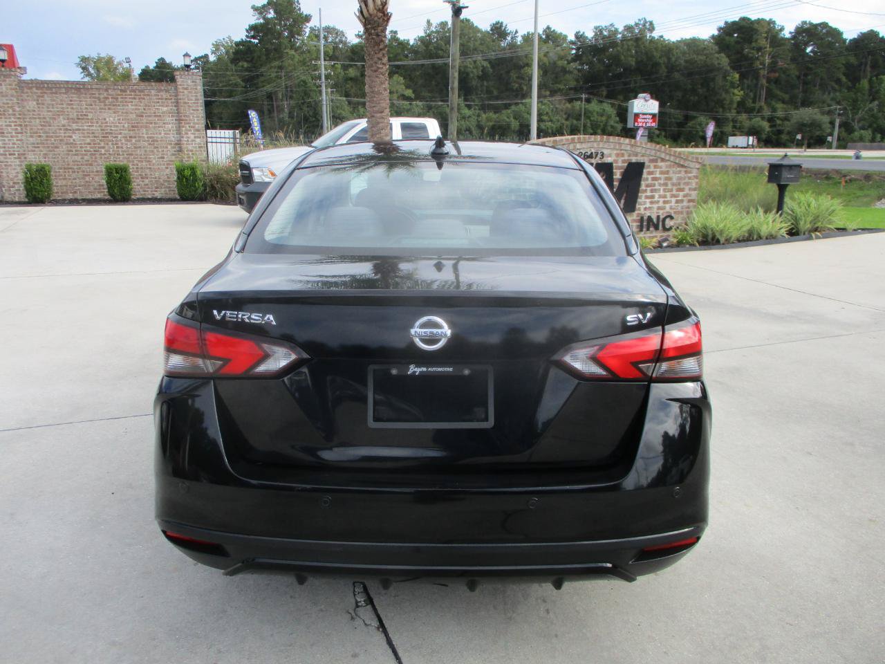 Used 2021 Nissan Versa SV FWD image 25