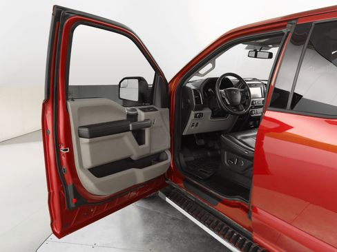 Used 2018 Ford F150 XLT w/ Equipment Group 302A Luxury image 12