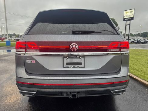 Used 2024 Volkswagen Atlas SE w/ Black Wheel Package FWD image 5