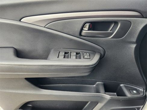 Certified 2025 Honda Ridgeline Sport image 29