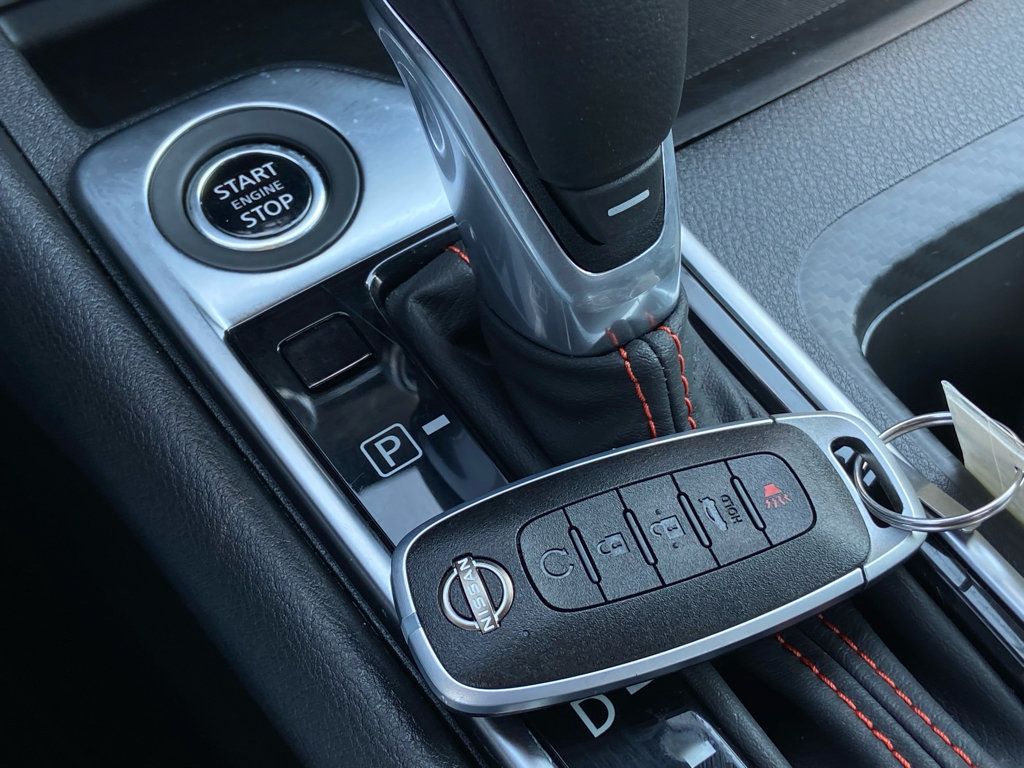 Used 2025 Nissan Sentra SR w/ Midnight Edition FWD image 21