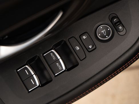 Certified 2026 Honda HR-V Sport image 39