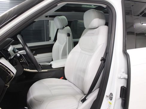 Certified 2024 Land Rover Range Rover Sport SE image 5