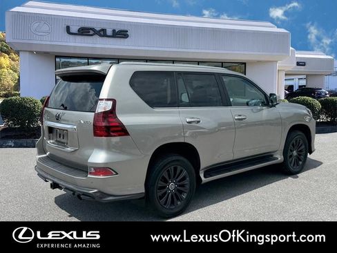 Used 2022 Lexus GX 460 Premium w/ Accessory Package AWD/4WD image 5