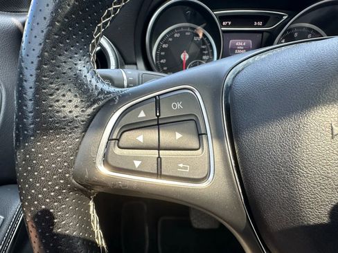 Used 2018 Mercedes-Benz CLA 250 4MATIC image 31