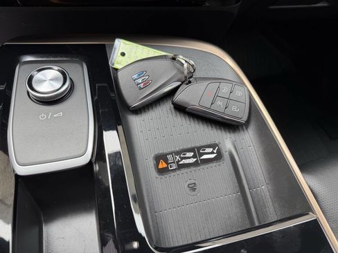 Used 2025 Buick Enclave Avenir w/ Trailering Package, 5000 lbs. image 34