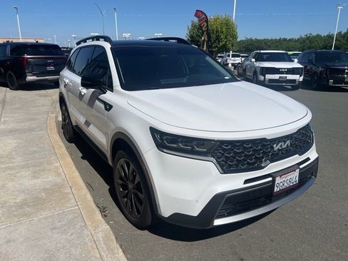 Used 2023 Kia Sorento SX Prestige AWD/4WD image 2