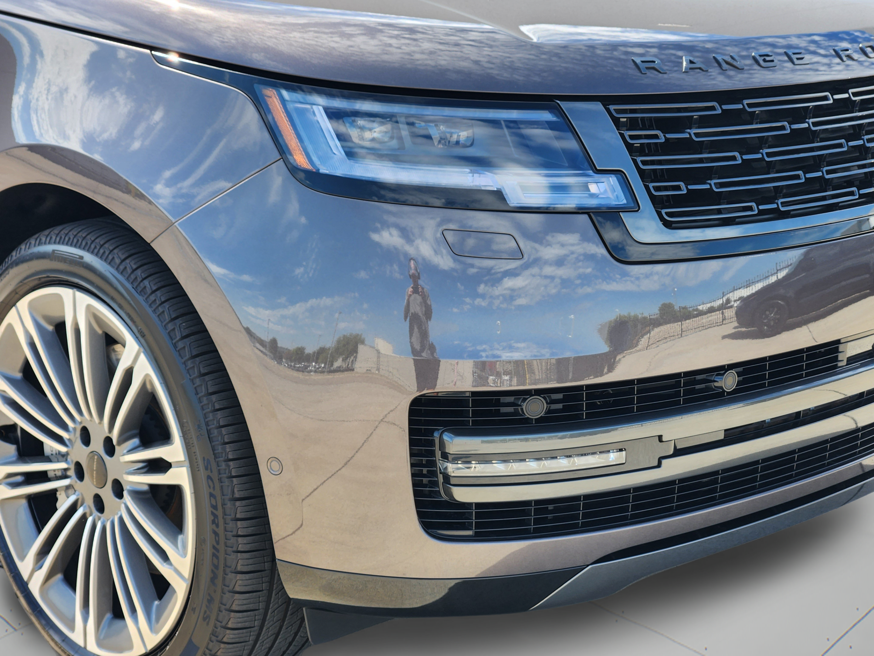 New 2026 Land Rover Range Rover Long Wheelbase SE AWD/4WD image 31