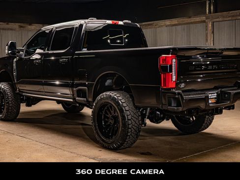 Used 2025 Ford F250 Platinum w/ FX4 Off-Road Package image 7