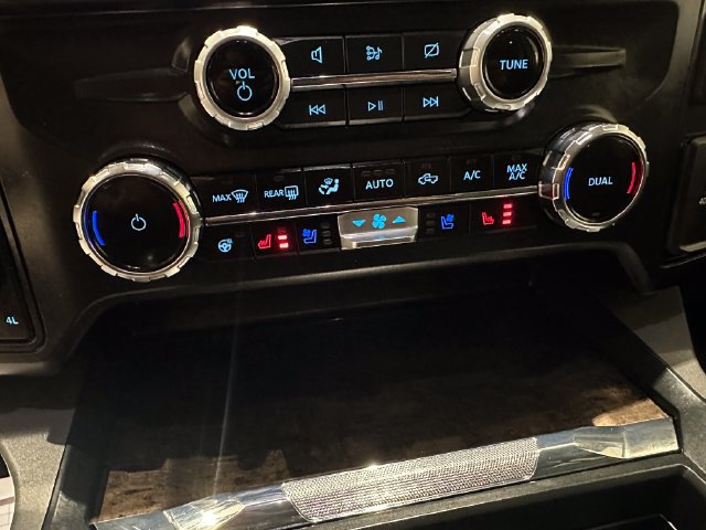 Certified 2024 Ford F250 Lariat w/ Lariat Ultimate Package AWD/4WD image 13