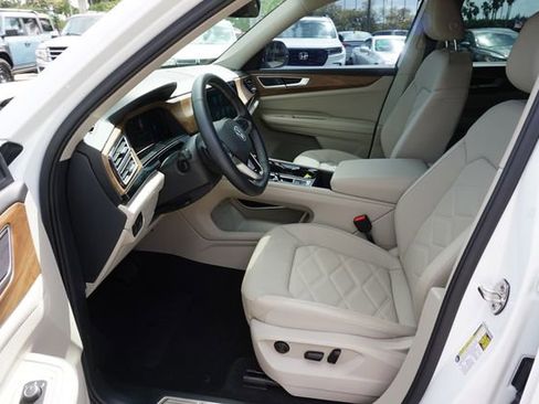 Used 2024 Volkswagen Atlas SE image 18