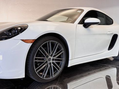 Used 2019 Porsche 718 Cayman image 20
