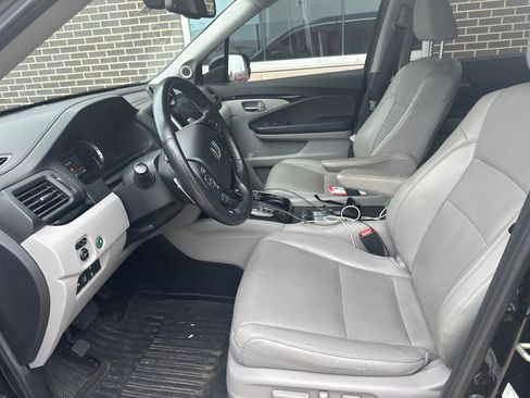 Used 2016 Honda Pilot Elite image 4