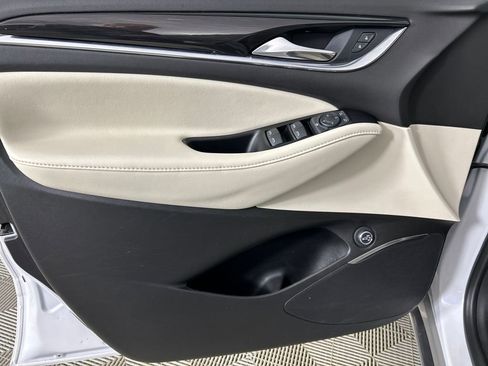 Used 2023 Buick Enclave Essence image 11