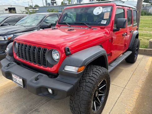 Used 2024 Jeep Wrangler Unlimited Sport AWD/4WD image 3