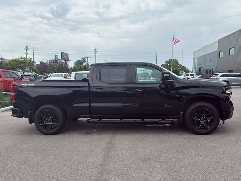 Used 2024 Chevrolet Silverado 1500 RST w/ Redline Edition AWD/4WD image 2