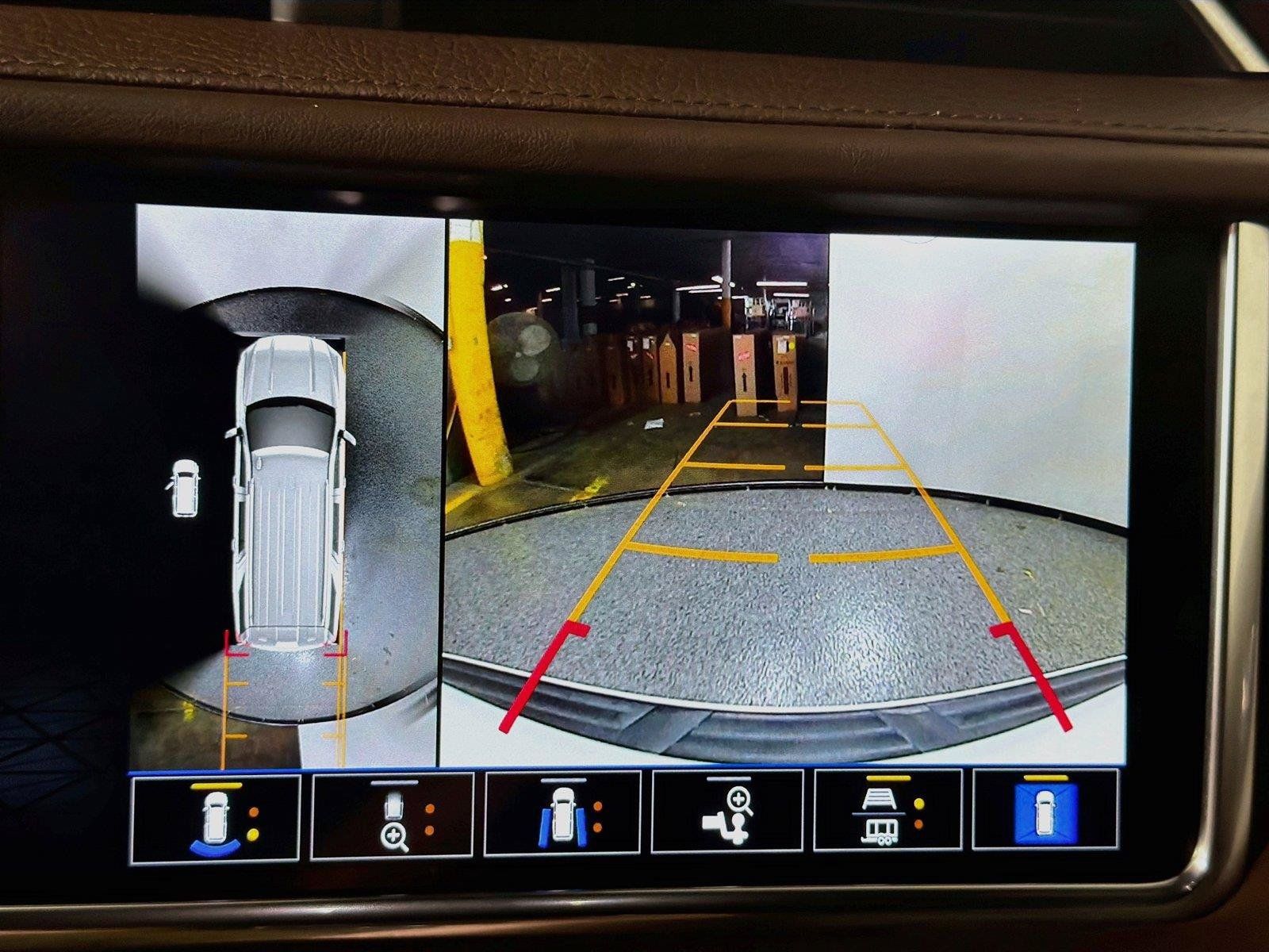 Used 2022 GMC Yukon Denali AWD/4WD image 14