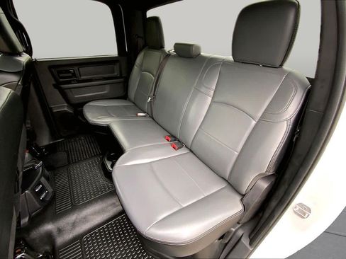 Used 2023 RAM 2500 Tradesman w/ Chrome Appearance Group AWD/4WD image 15