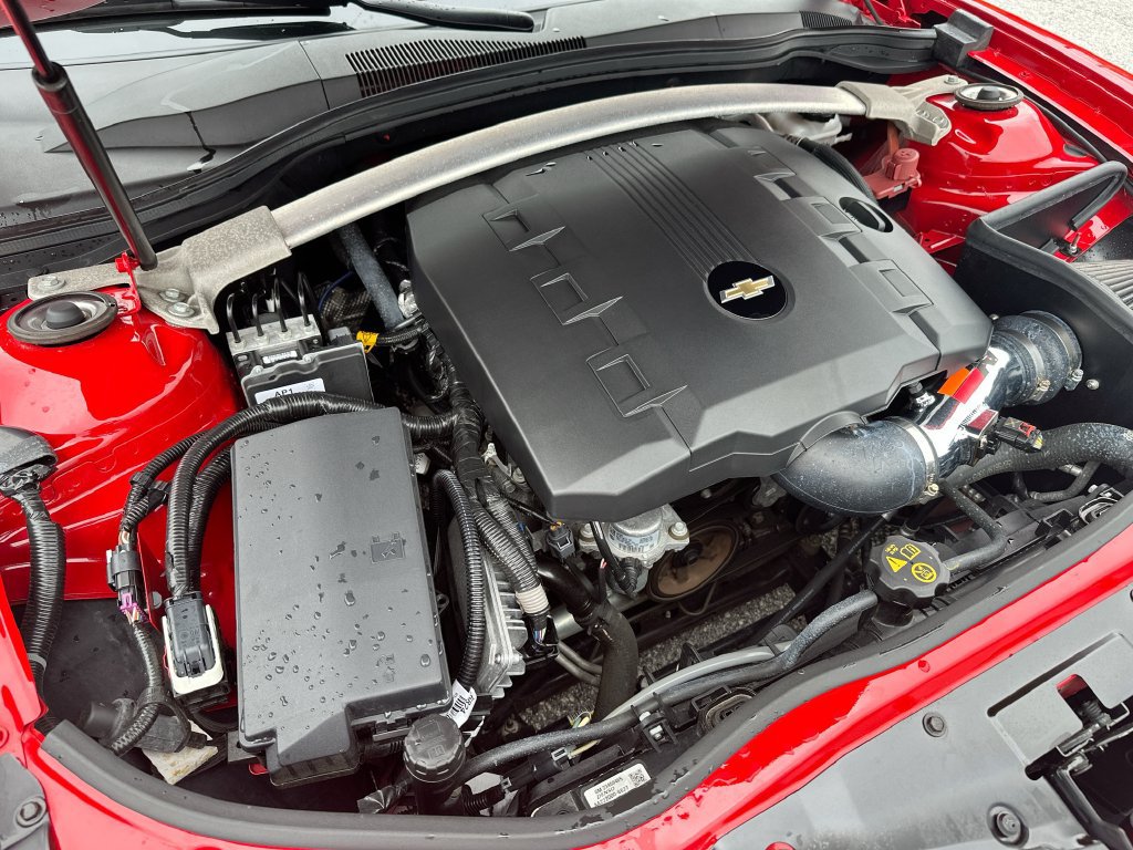 Used 2015 Chevrolet Camaro LT RWD image 25