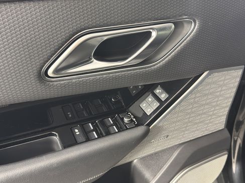 Used 2019 Land Rover Range Rover Velar R-Dynamic SE image 6