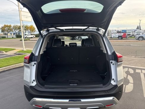 Used 2023 Nissan Rogue Platinum w/ Platinum Premium Package image 6